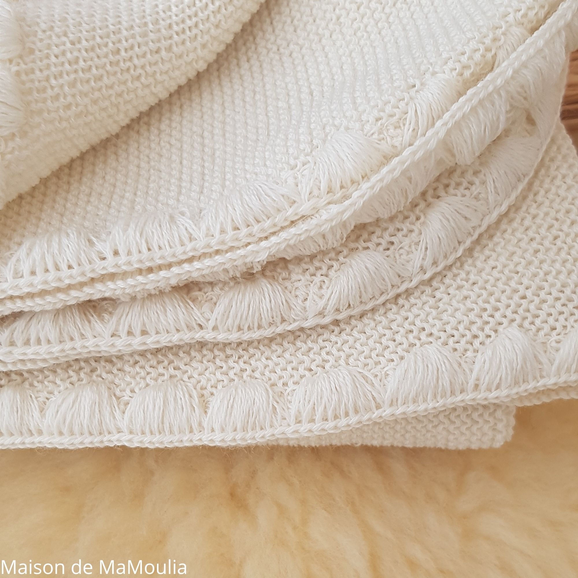 couverture-laine-merinos-tricotée-bio-disana-maison-de-mamoulia-ecru-blanc-