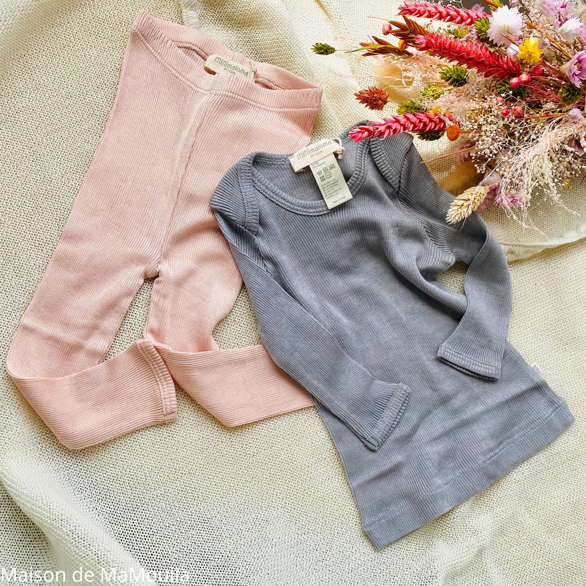 tshirt-legging-pantalon-bebe-soie-cachemire-minimalisma-maison-de-mamoulia- gris-clair-rose