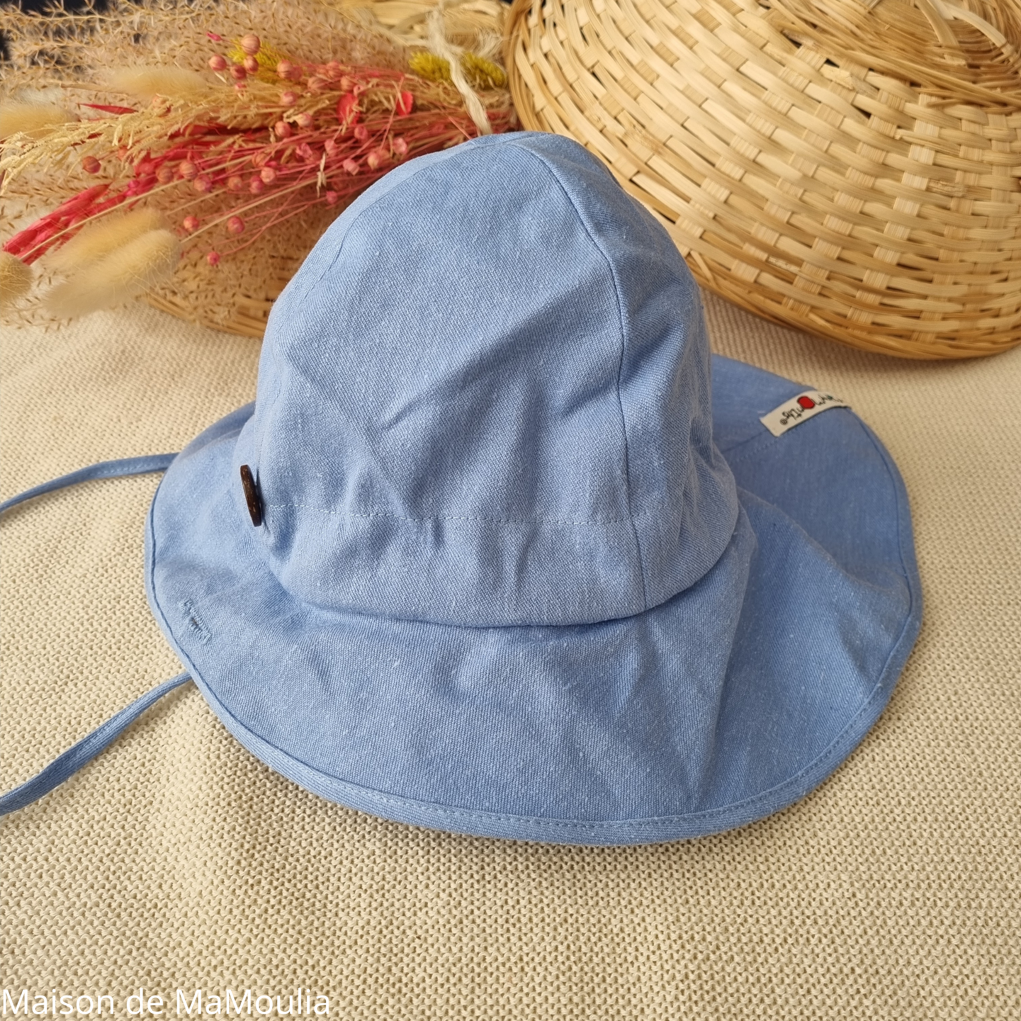 chapeau-ete_soleil-ajustable-evolutif-bebe-enfant-coton-bio-chanvre-manymonths-babyidea-maison-de-mamoulia-original- bleu
