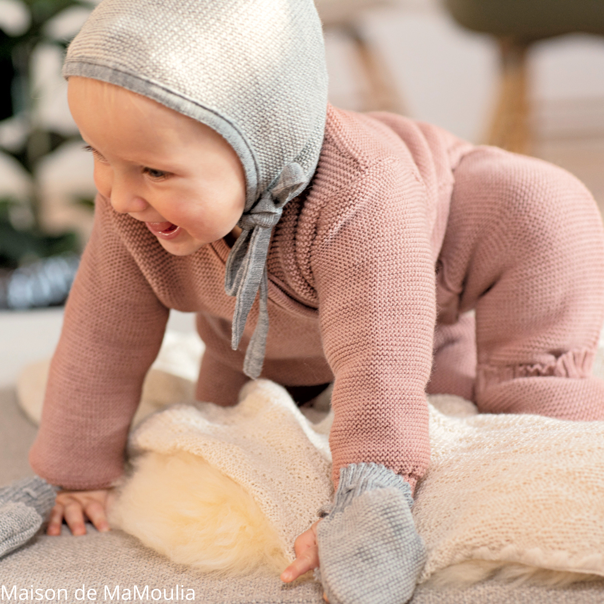 disana-combinaison-tricotée-bebe-pure-laine-merinos-bio-maison-de-mamoulia-rose-bonnet