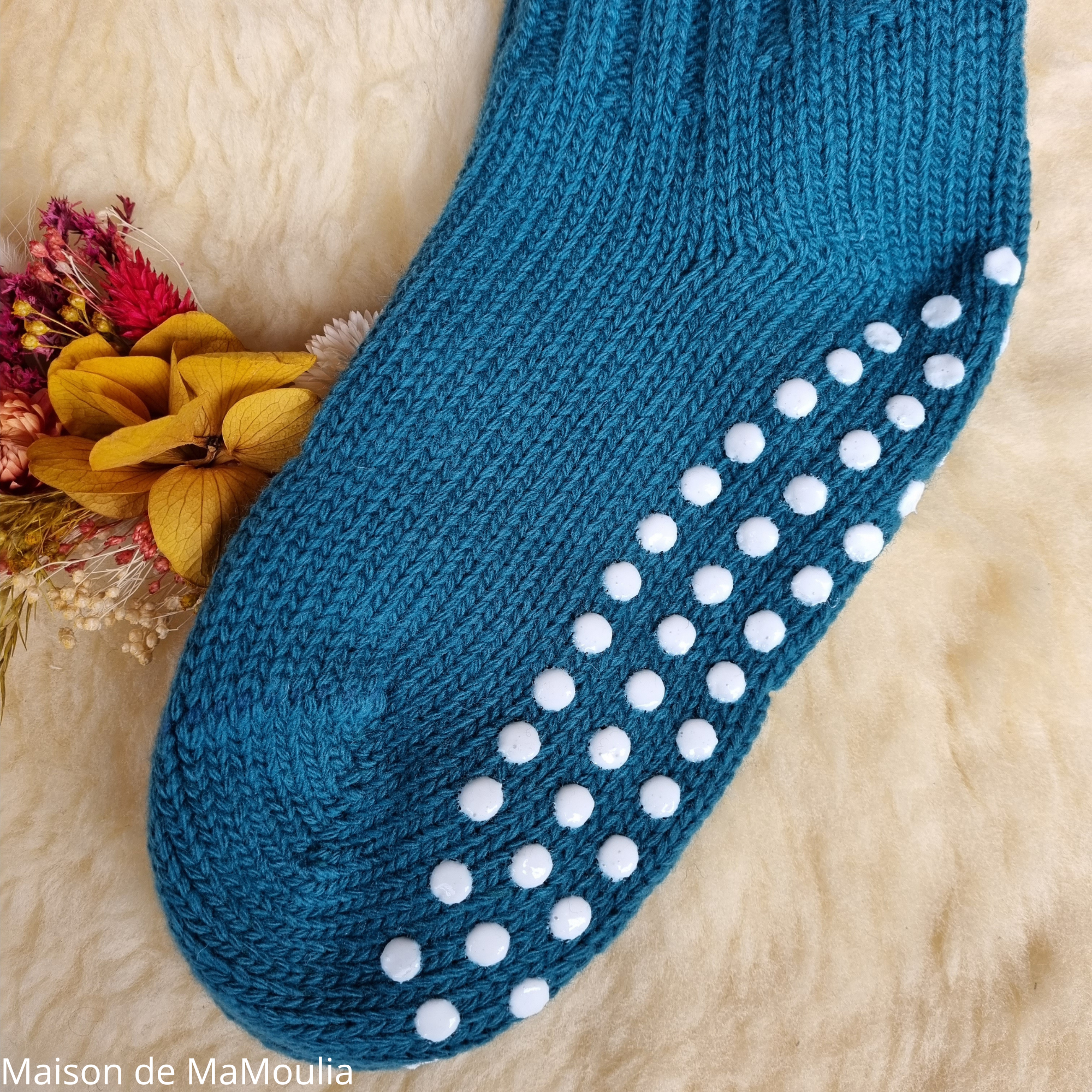 091-chaussettes-antiderapantes-adulte-pure-laine-bio-ecologique-hirsch-natur-maison-de-mamoulia-bleu-petrole- turquoise