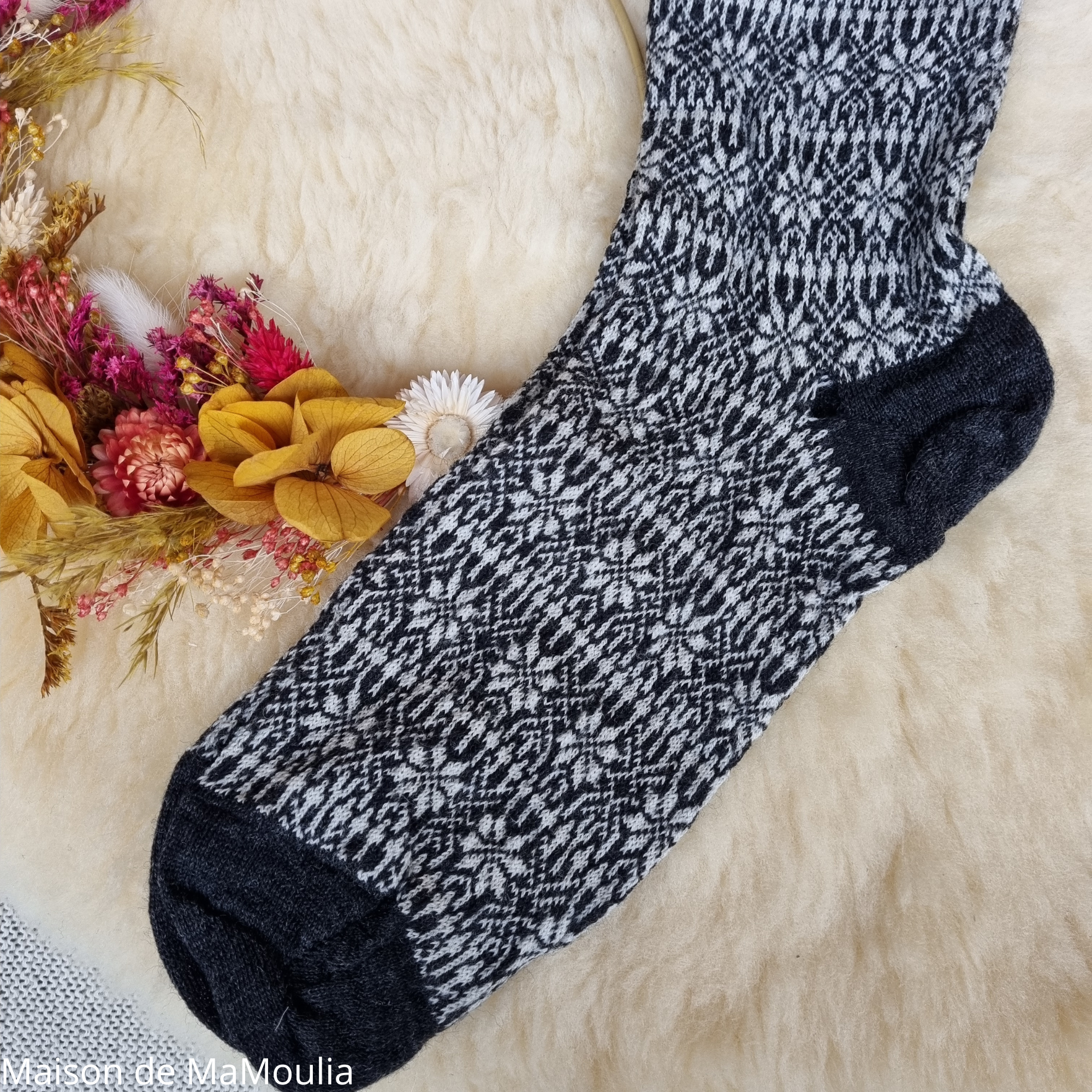 156-chaussettes-pure-laine-bio-ecologique-hirsch-natur-maison-de-mamoulia-norvegienne-adulte- noir-ecru-fine