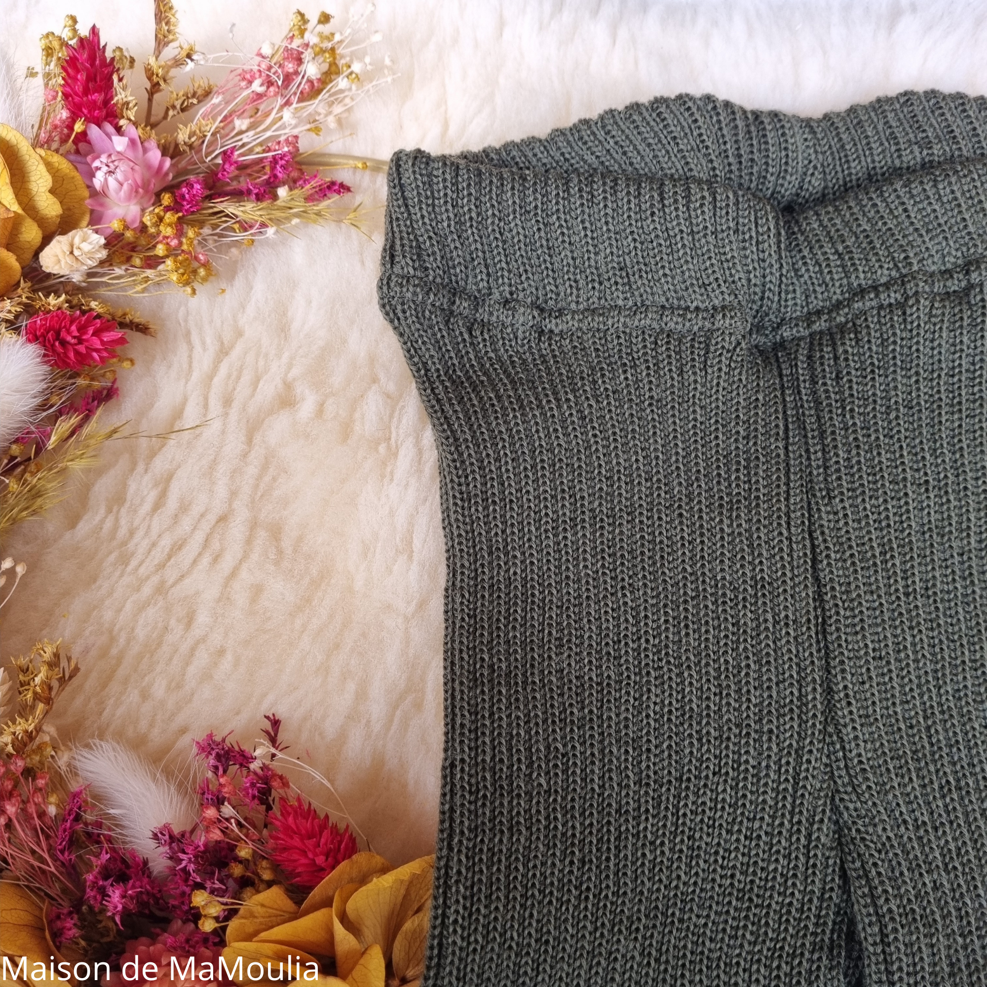 disana-legging-collant-pure-laine-merinos-tricotée-bebe-enfant-maison-de-mamoulia-vert- fonce-olive