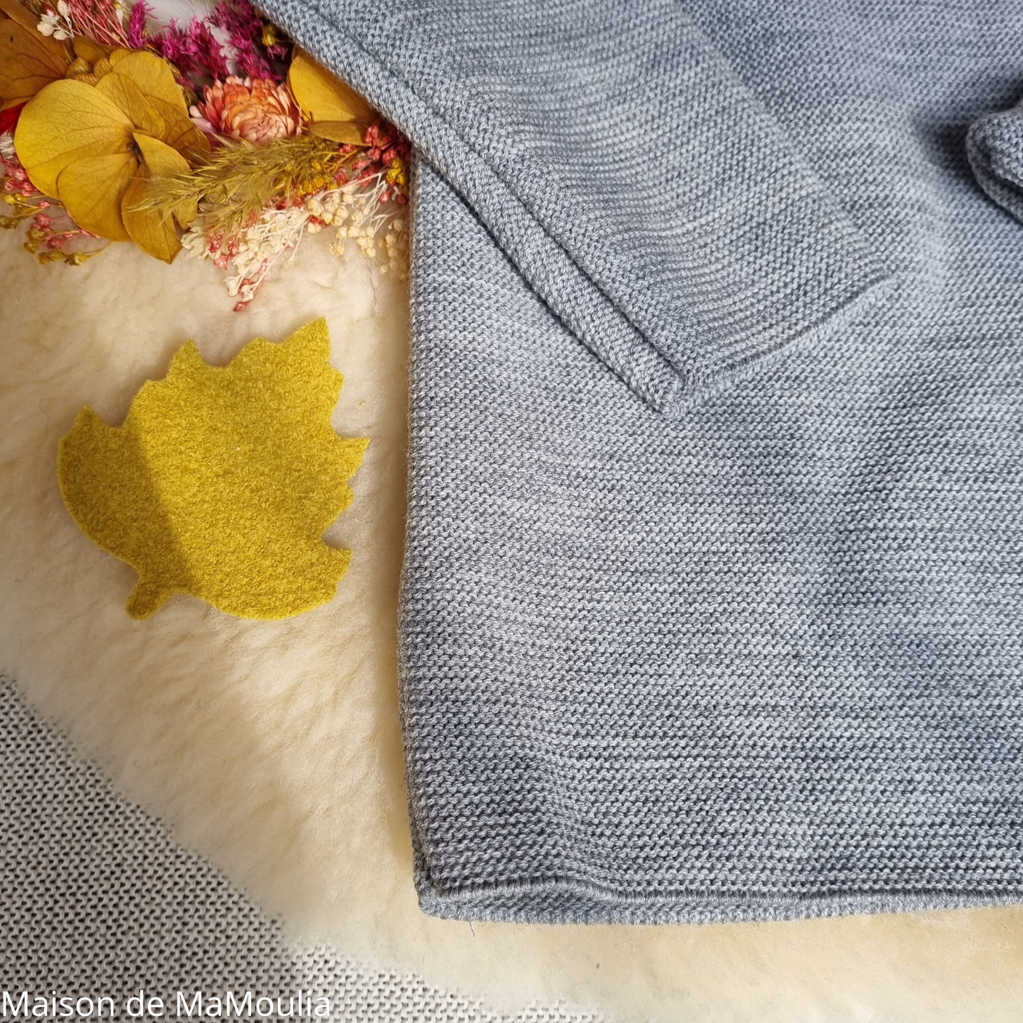 disana-leftknit-jacket-gilet-pull-pure-laine-merinos-tricotée-bebe-enfant-maison-de-mamoulia-gris- clair
