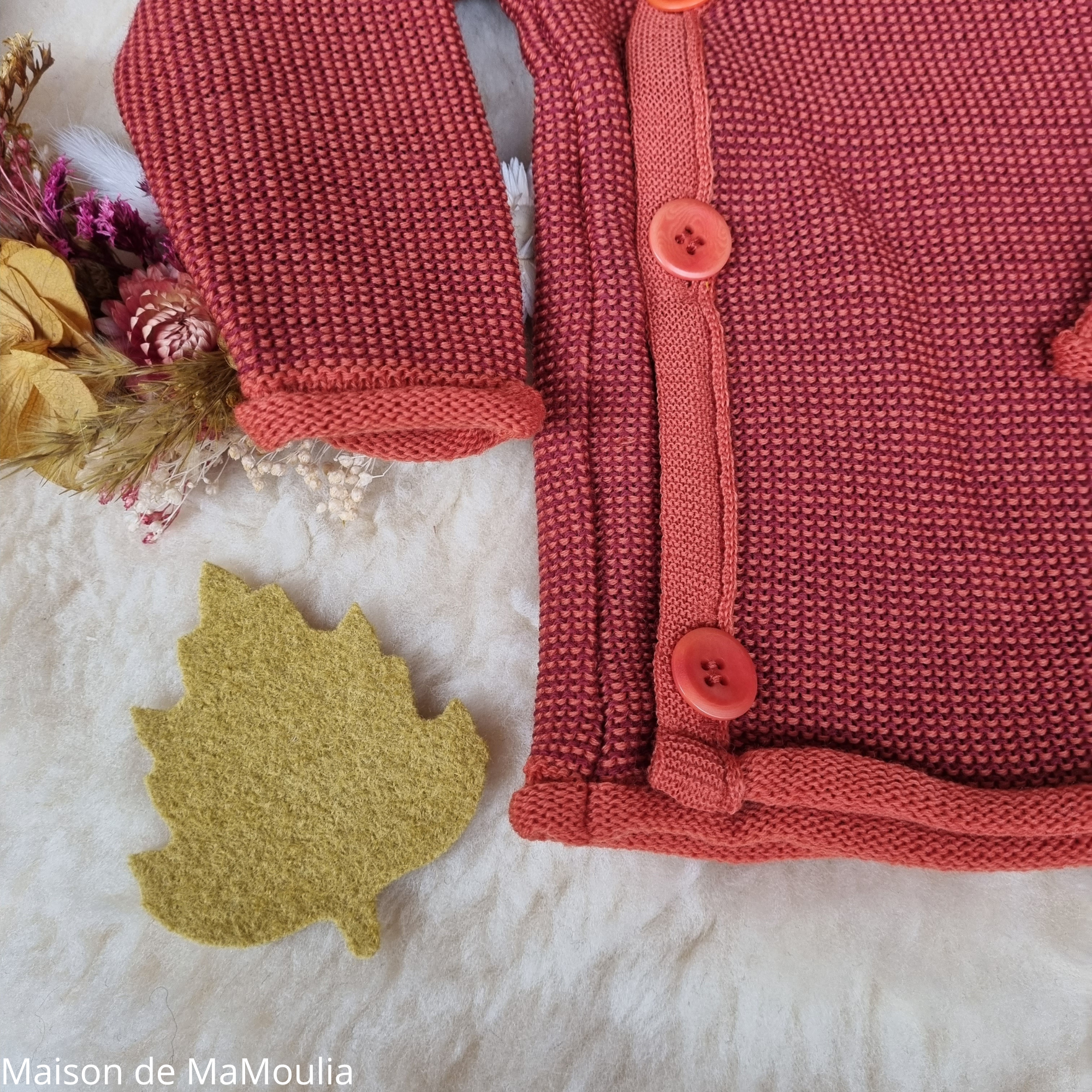 disana-melange-jacket-gilet-pure-laine-merinos-tricotée-bebe-enfant-maison-de-mamoulia-rouge- orange
