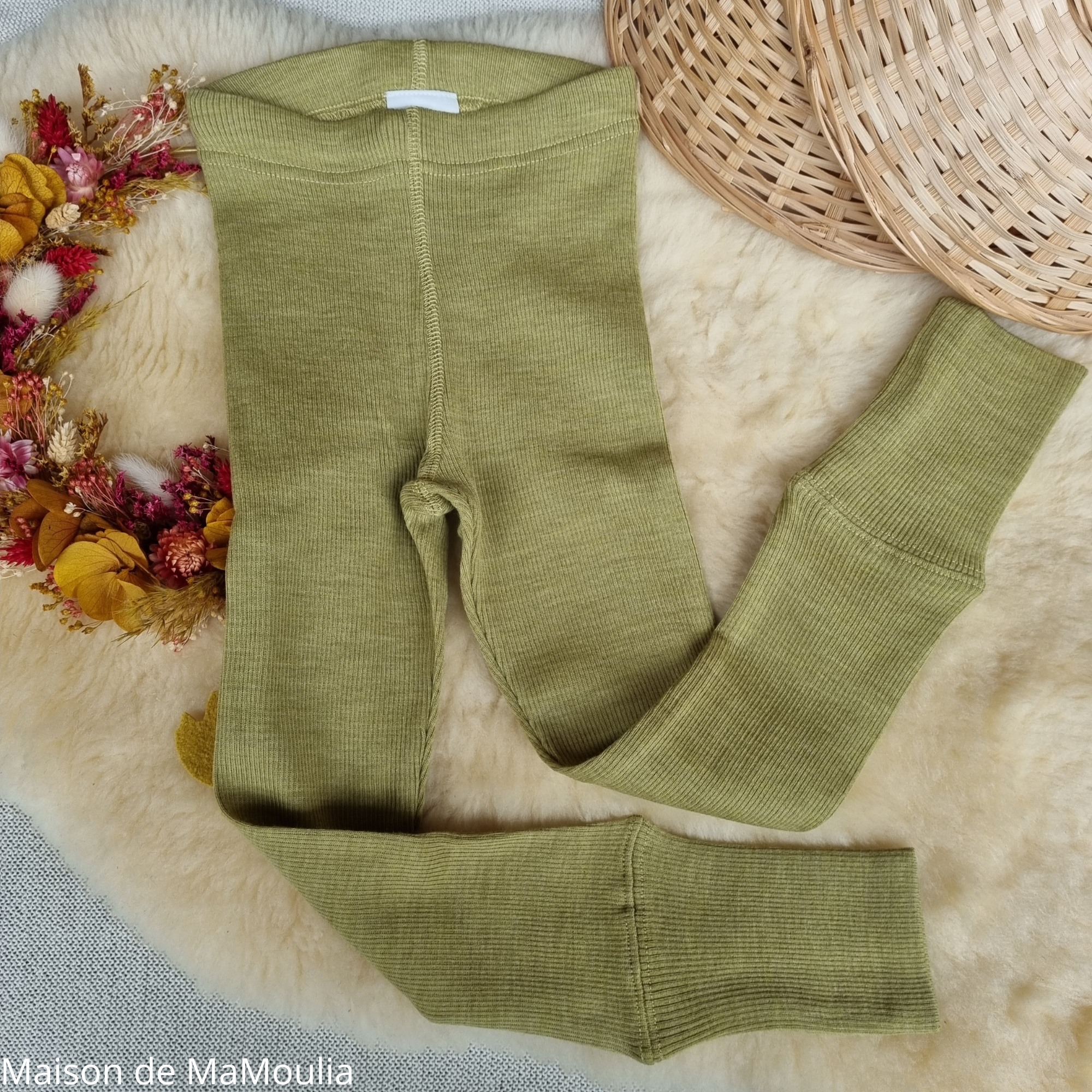 manymonths-legging-ajustable-genouilleres-evolutif-enfant-laine-merinos-maison-de-mamoulia-pea- puree- vert