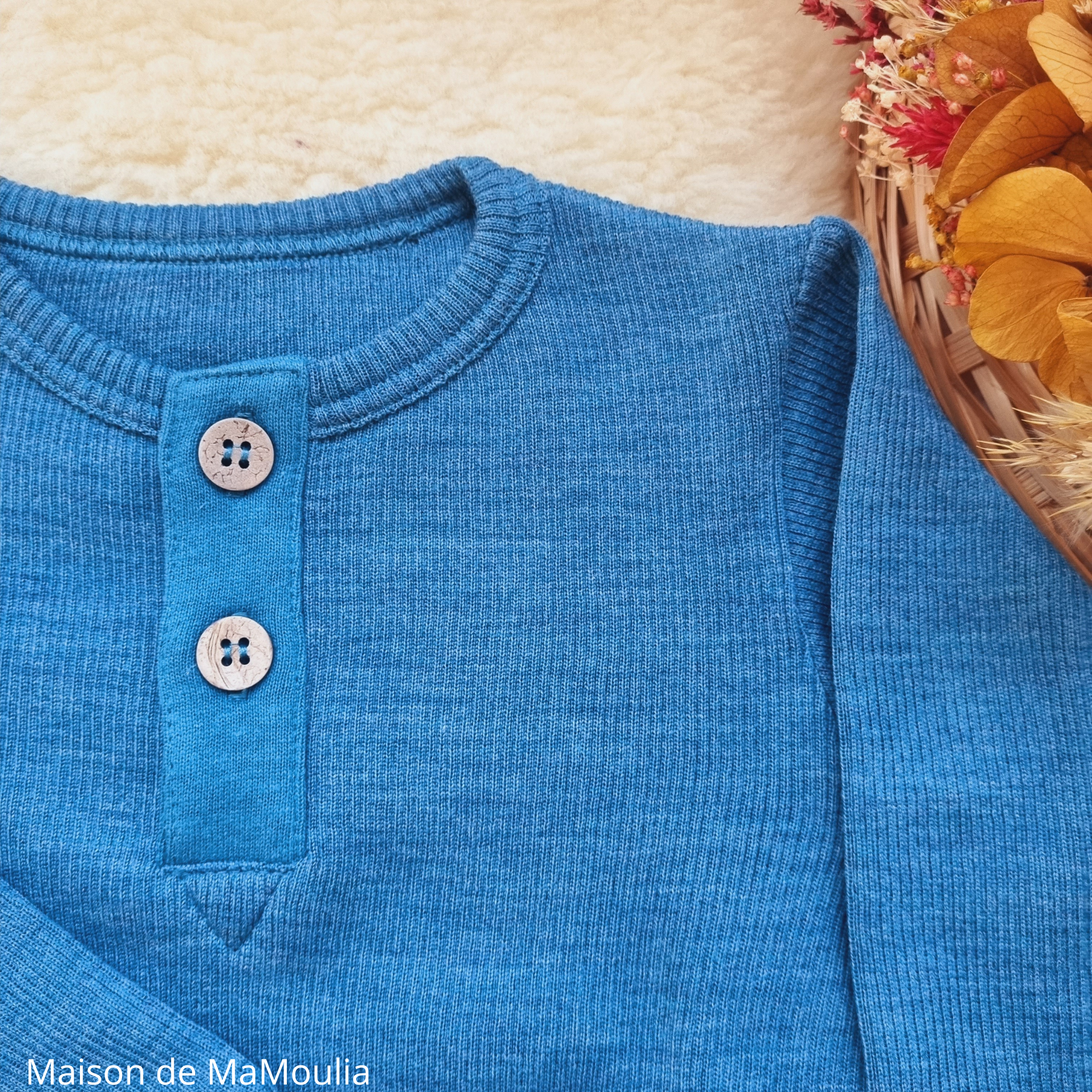 manymonths-tshirt-henley-evolutif-manches-longues-laine-merinos-bebe-enfant-maison-de-mamoulia-sea- grotto -bleu- turquoise