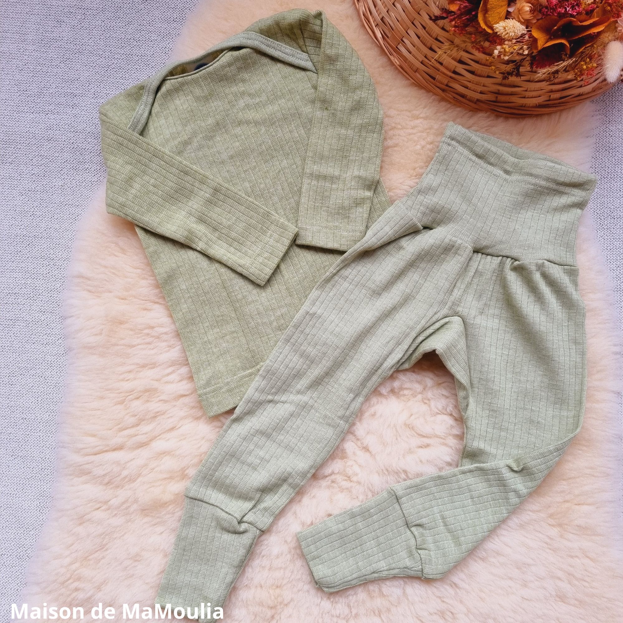 pantalon-calecon-ceinture-large-cosilana-laine-soie-coton-bio-bebe-enfant-maison-de-mamoulia- vert-tshirt