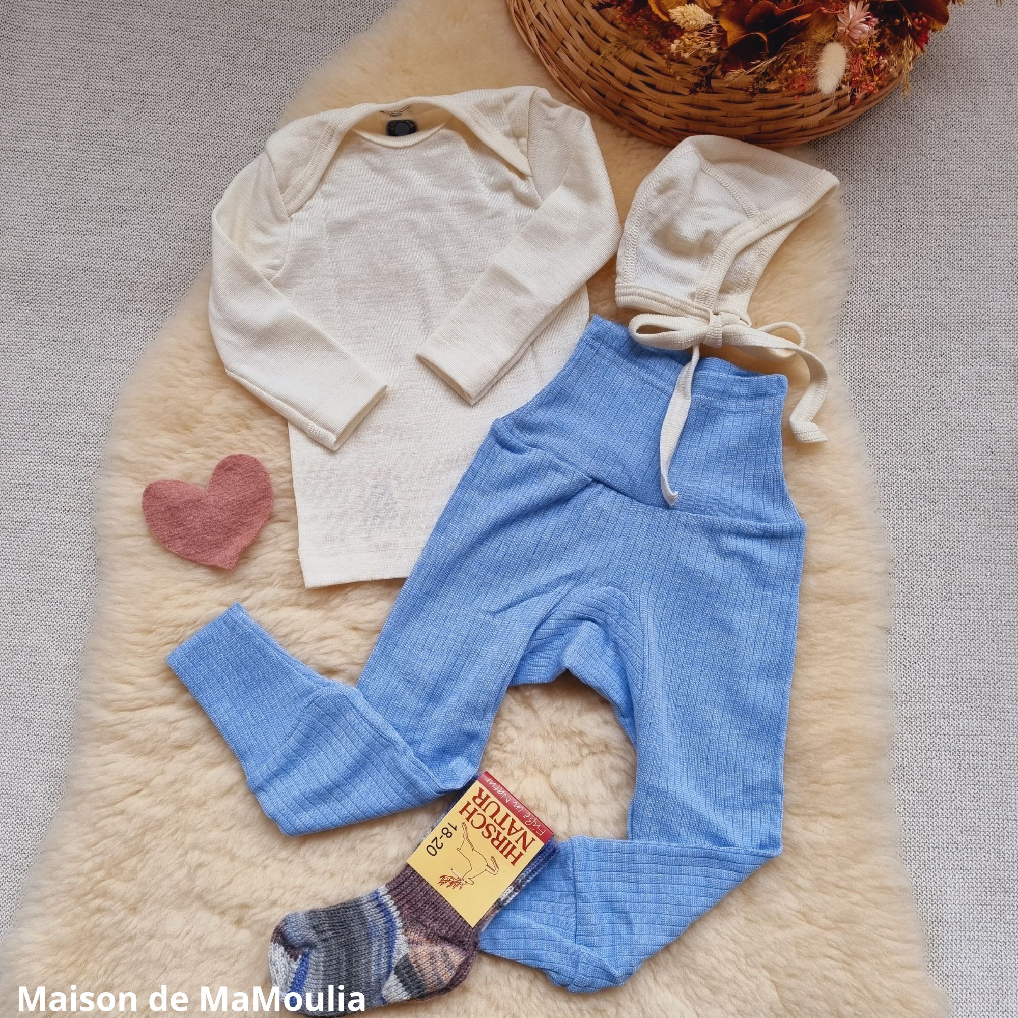 pantalon-calecon-ceinture-large-cosilana-laine-soie-coton-bio-bebe-enfant-maison-de-mamoulia- bleu- ciel-tshirt-bonnet