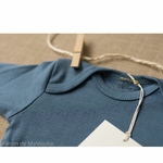 Nebel-minimalisma- Steel Blue - body-bebe-coton-bio-maison-de-mamoulia-bleu-ciel