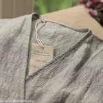 robe-wrap-cache-coeur-femme-pur-lin-lave-simplygrey-maison-de-mamoulia-rayures-fines-gris-