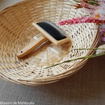 brosse-speciale_entretien-peau-d-agneau-mouton-kaiser-merinos-maison-de-mamoulia