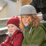 casquette-feutre-enfant-disana-laine-bouillie-maison-de-mamoulia-gris-marc-veste-outdoor-olive-bonnet