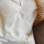 body-kimono-thermoregulateur-cosilana-laine-soie-bebe-maison-de-mamoulia-blanc-moufles