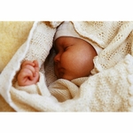 couverture-tricotée-bebe-enfant-pure-laine-merinos-bio-tricotee-disana-maison-de-mamoulia-ecru-naturel-