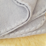 couverture-laine-merinos-tricotée-bio-disana-maison-de-mamoulia-gris-clair--
