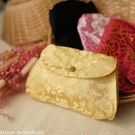 pochette-impermeable-pour-serviettes-hygieniques-lavables-mamidea-babyidea-maison-de-mamoulia-golden-jaune
