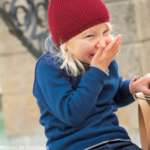 disana-leftknit-jacket-gilet-pull-pure-laine-merinos-tricotée-bebe-enfant-maison-de-mamoulia-bleu-marine-bonnet