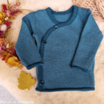 disana-melange-jacket-gilet-pure-laine-merinos-tricotée-bebe-enfant-maison-de-mamoulia- bleu- lagoon- pacific