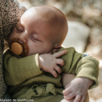 manymonths-combinaison-ajustable-evolutif-bebe-enfant-laine-merinos-maison-de-mamoulia-pea-puree-vert