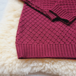 disana-aran-gilet-pull-pure-laine-merinos-tricotée-bebe-enfant-maison-de-mamoulia-cassis-rouge-bordeaux