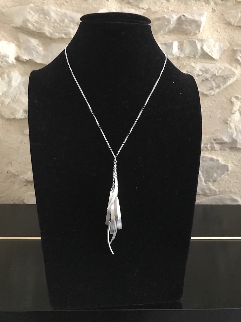 Collier Cascade diamants - Wiki des bijoutiers