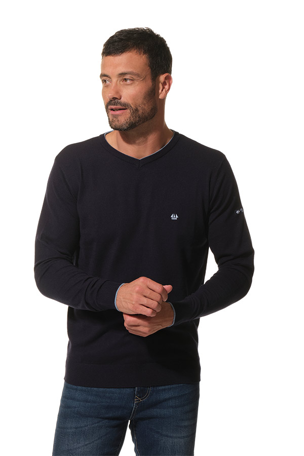 Pull col V marine pour homme hublot