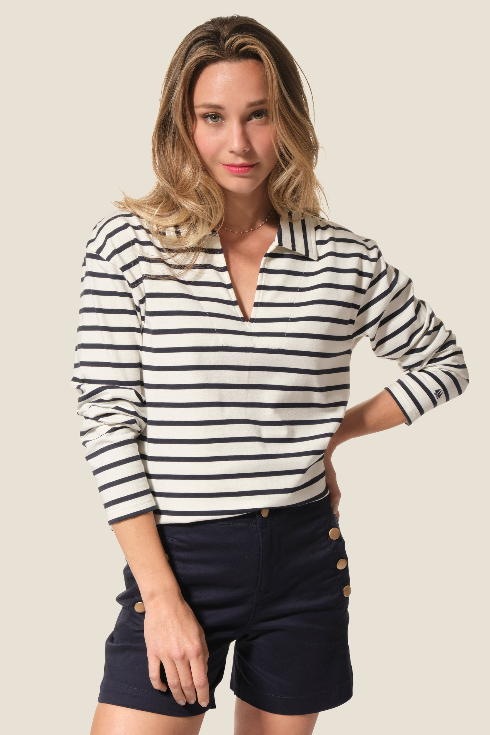 MANCHE_LONGUE_COL_V_BLANC_MARINE_FEMME