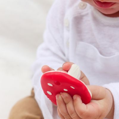 mini-jouet-de-dentition-en-latex-spotty-le-champignon-chewy-to-go-7