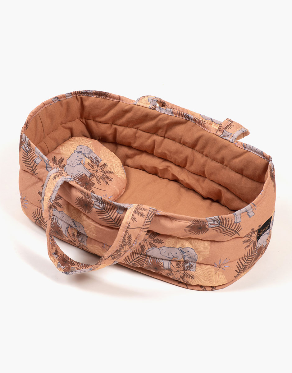 minikane-collection-accessoires-pour-poupees-couffin-en-coton-ouatine-elephanteaux-cassonade
