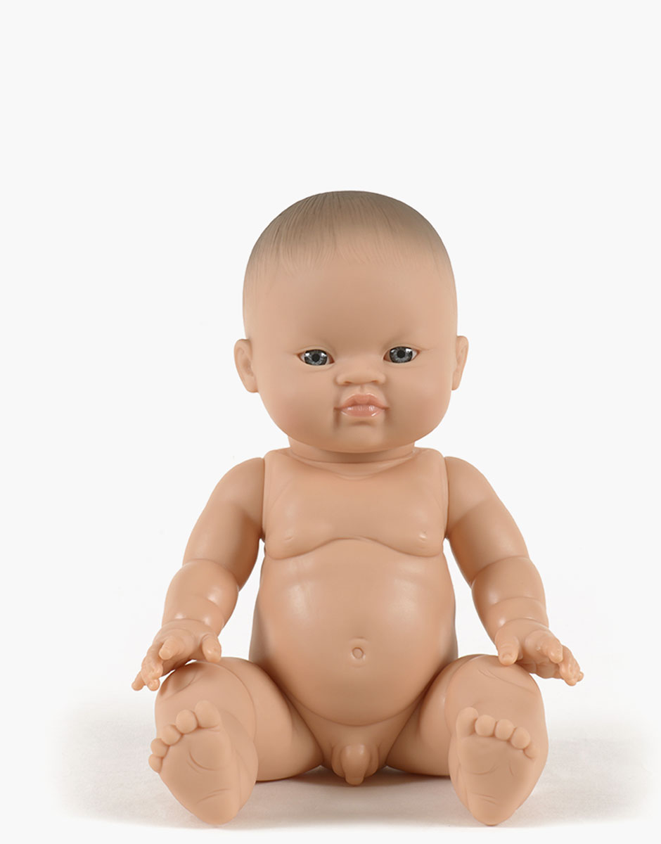 Petit-Garcon-dasie-aux-yeux-clairs-minikane