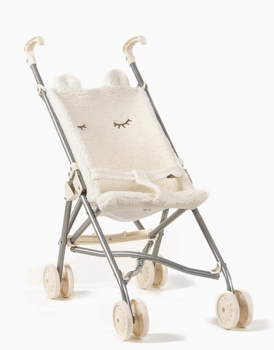 minikane-collection-dressing-vetements-accessoires-meubles-poupees-poussette-en-sherpa-ecru-2