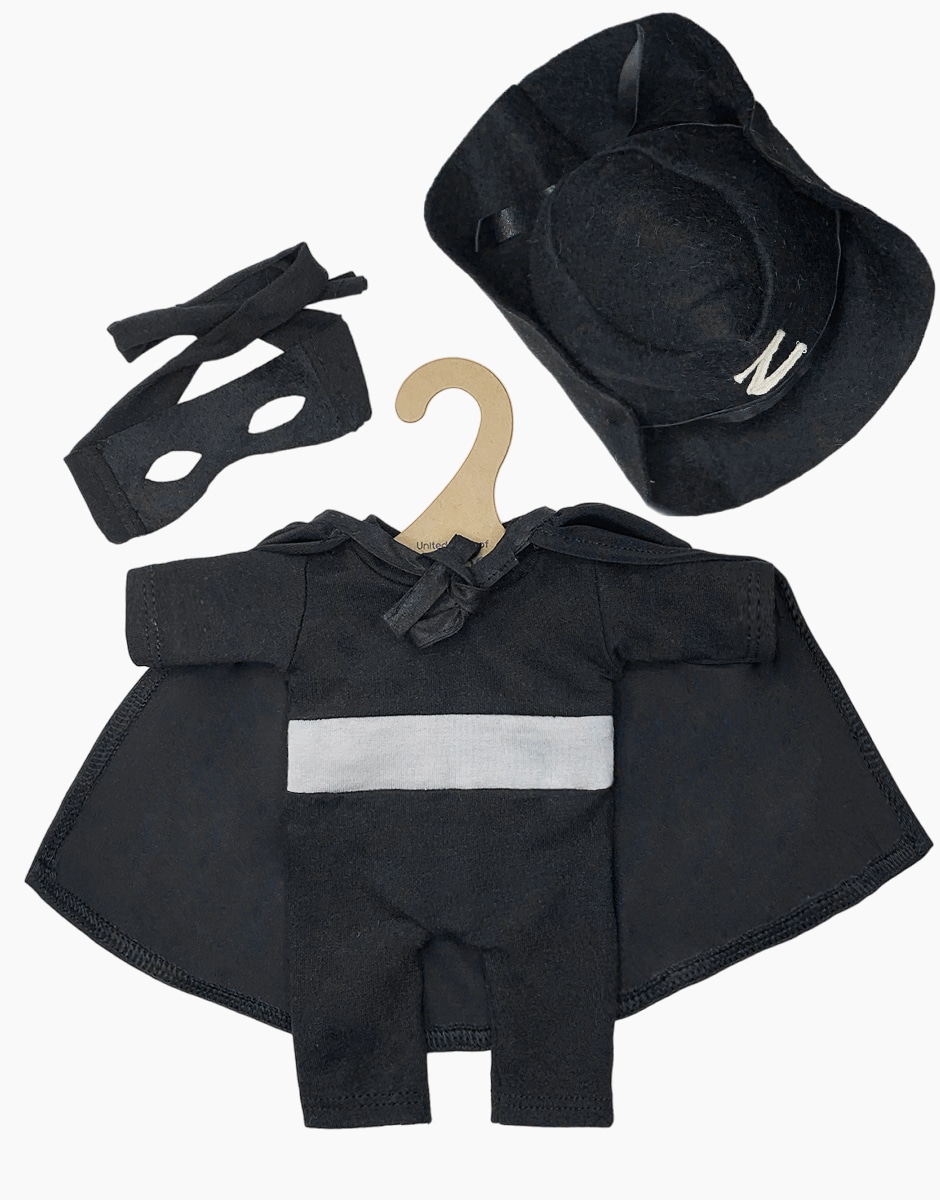 minikane-collection-dressing-vetements-accessoires-meubles-poupees_gordis-34-37cm-les-ptits-deguiz-costume-zorro-combi-chapeau-masque-1