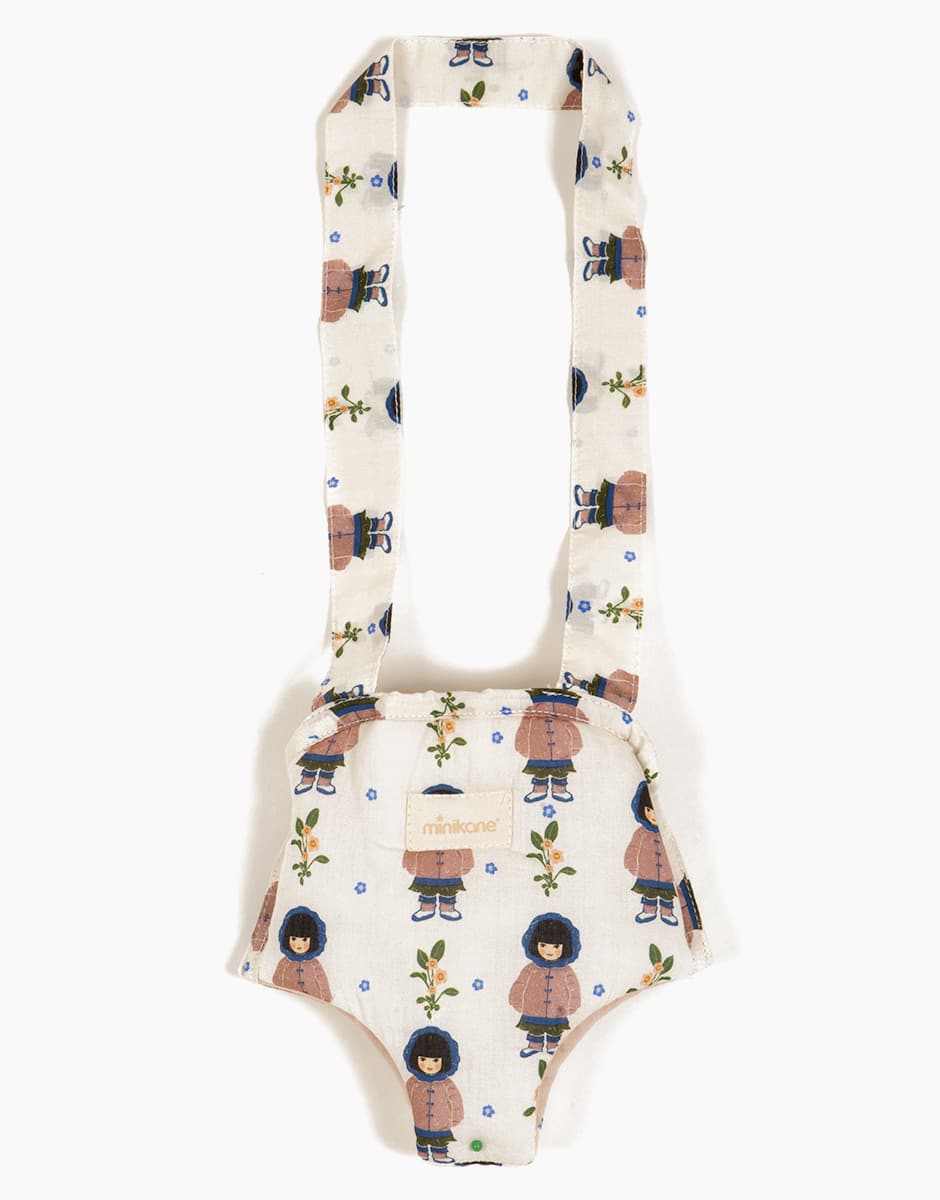 minikane-collection-dressing-vetements-accessoires-meubles-poupees_gordis-34-37cm-porte-poupee-en-coton-jade