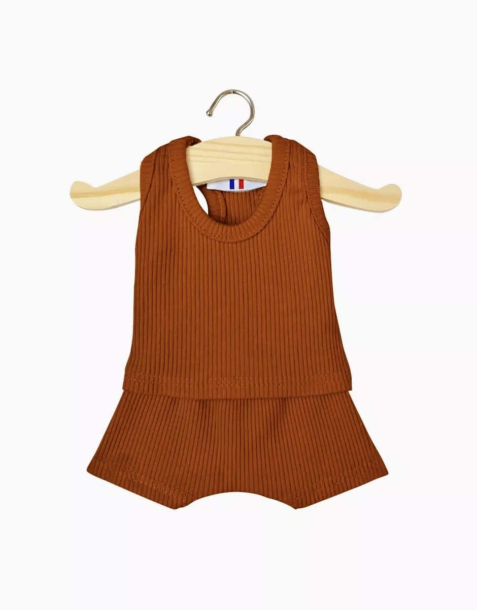 minikane-collection-dressing-vetements-accessoires-meubles-poupees_gordis-34-37cm-les-ptits-basiques-dessous-garcon-marcel-cognac-en-maille-cotelee-1