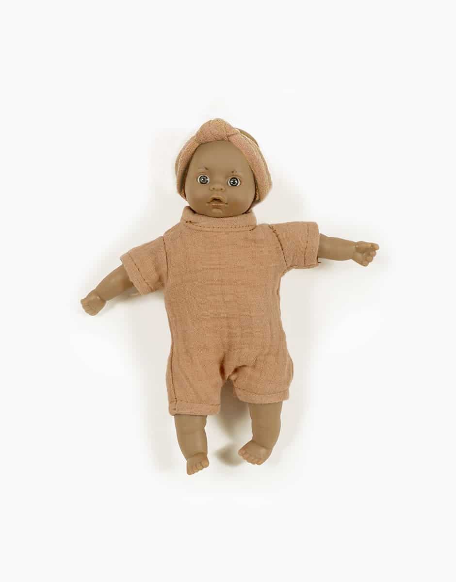 minikane-collection-poupee-minis-pia-aux-yeux-clairs-en-body-et-headband-cassonade