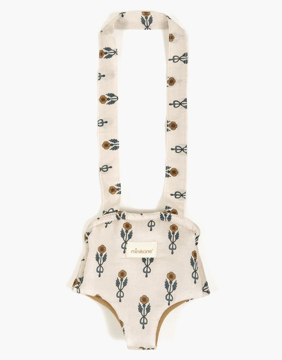 minikane-collection-dressing-vetements-accessoires-meubles-poupees_gordis-34-37cm-porte-poupee-en-coton-fleurs-nordiques
