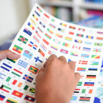 Jeu-educatif-Poppik-Puzzle-Stickers-Autocollants-affiche-drapeaux-6-600x600