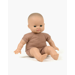 minikane-collection-accessoires-et-dressing-poupees-babies-28cm-matteo-petit-garcon-asie-assis