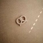 mushie--teether-pretzel--natural