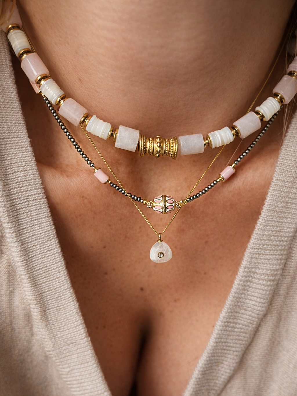 Collier Rosalia quartz rose coquillage hématites