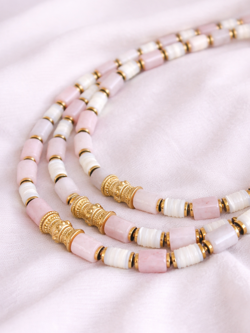 Collier rose ras de cou quartz à plat