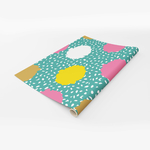 PP27-papier-peint-adhesif-decoratif-revetement-vinyle-motifs-pompons-fond-bleu-tacheté-blanc-renovation-meuble-mur-1