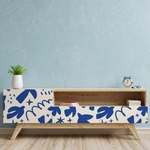 PP100-meuble-papier-peint-adhesif-decoratif-revetement-vinyle-motifs-inspiré-style-Matisse-motif-organique-renovation-meuble-mur-min