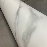Adhesif-rouleau-effet-pierre-marbre-blanc-mat
