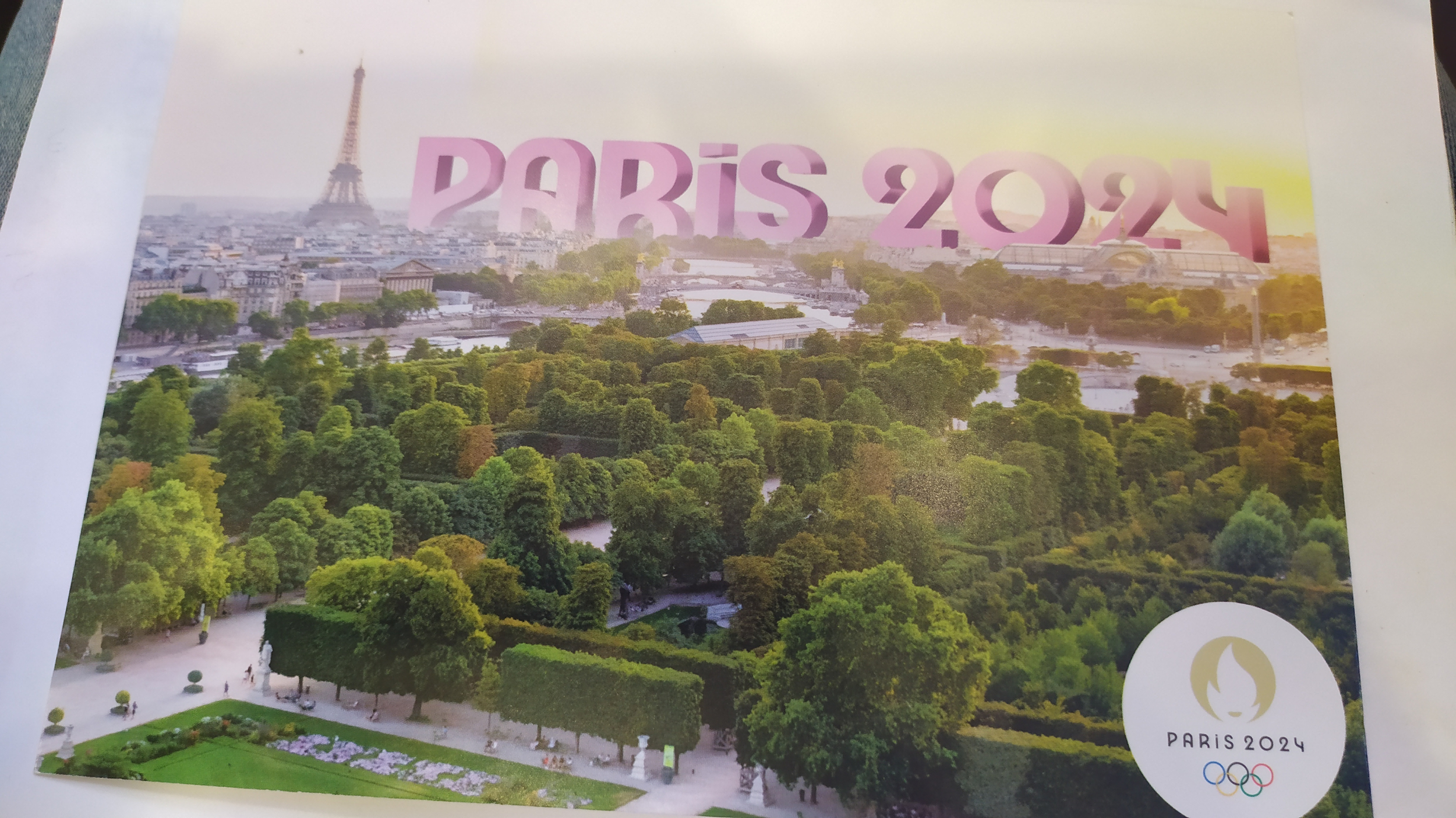 carte postale - jardin des tuileries &amp; la tour eiffel