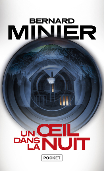 un oeil dans la nuit
