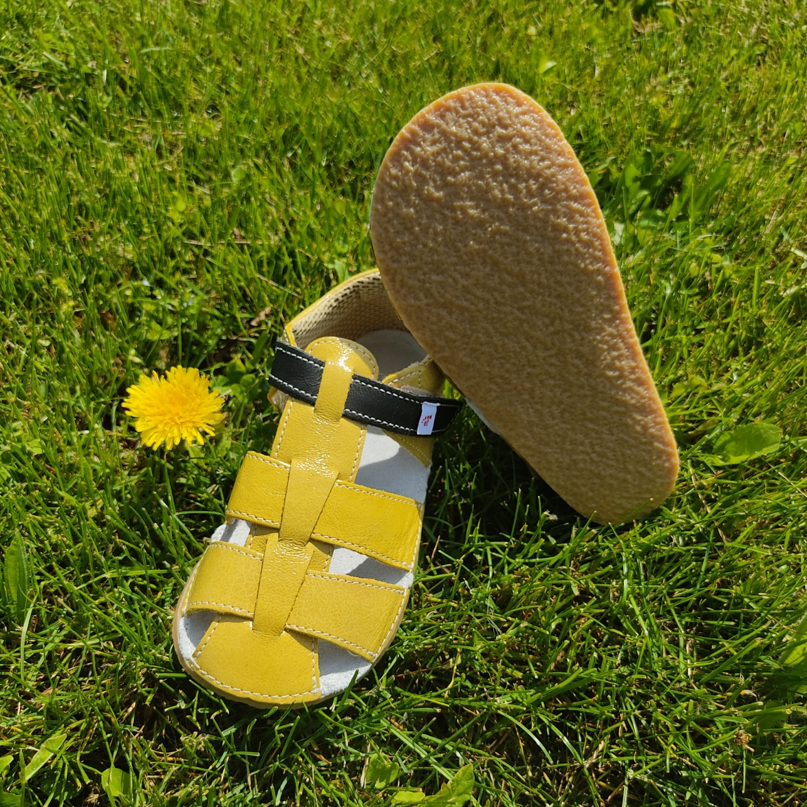 sandales ef barefoot jaune sur le boutique liberty pieds-11