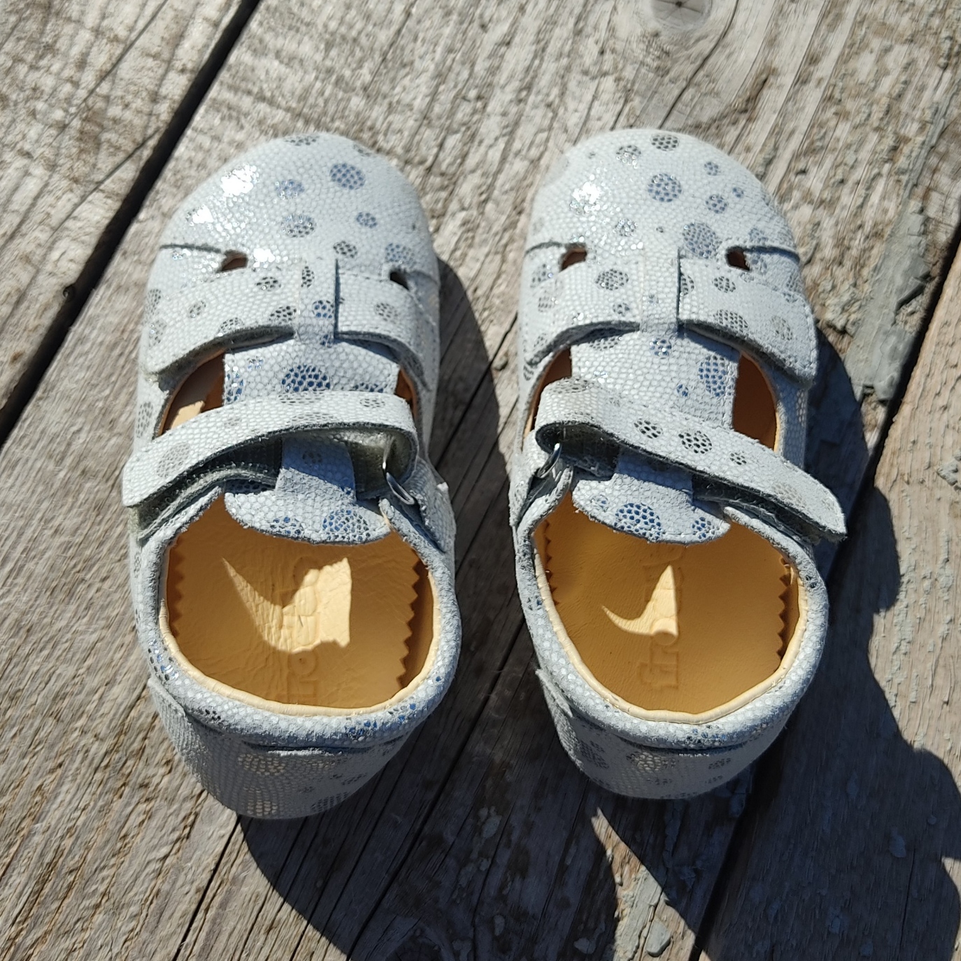 Sandales Froddo prewalkers double scratch blanc-argenté sur la boutique liberty pieds-5