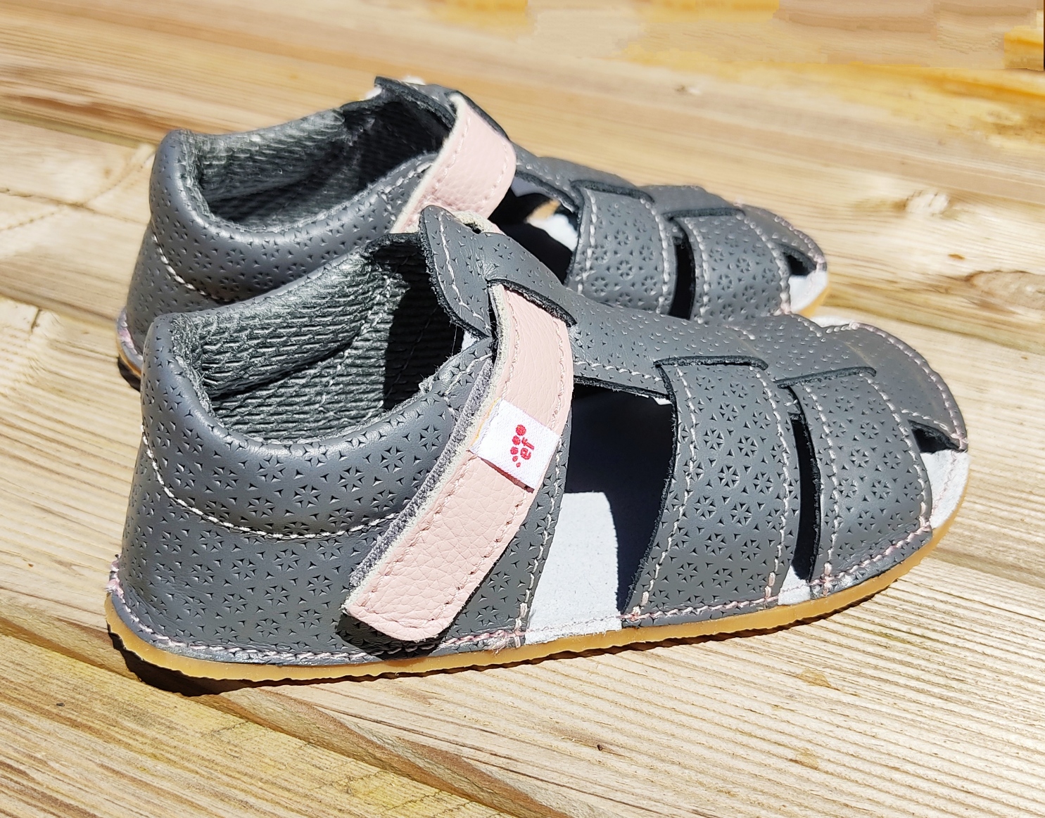 sandales EF barefoot gris anthracite et rose sur la boutique liberty pieds (14)